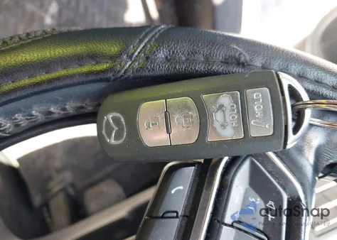 2018 Mazda Mazda3 Touring z USA, uszkodzony, nr VIN 3MZBN1V34JM193283